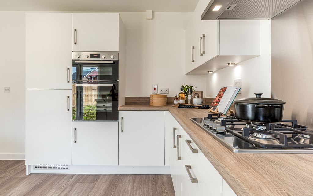 Property photo 3 of 16 Sandringham Show Home