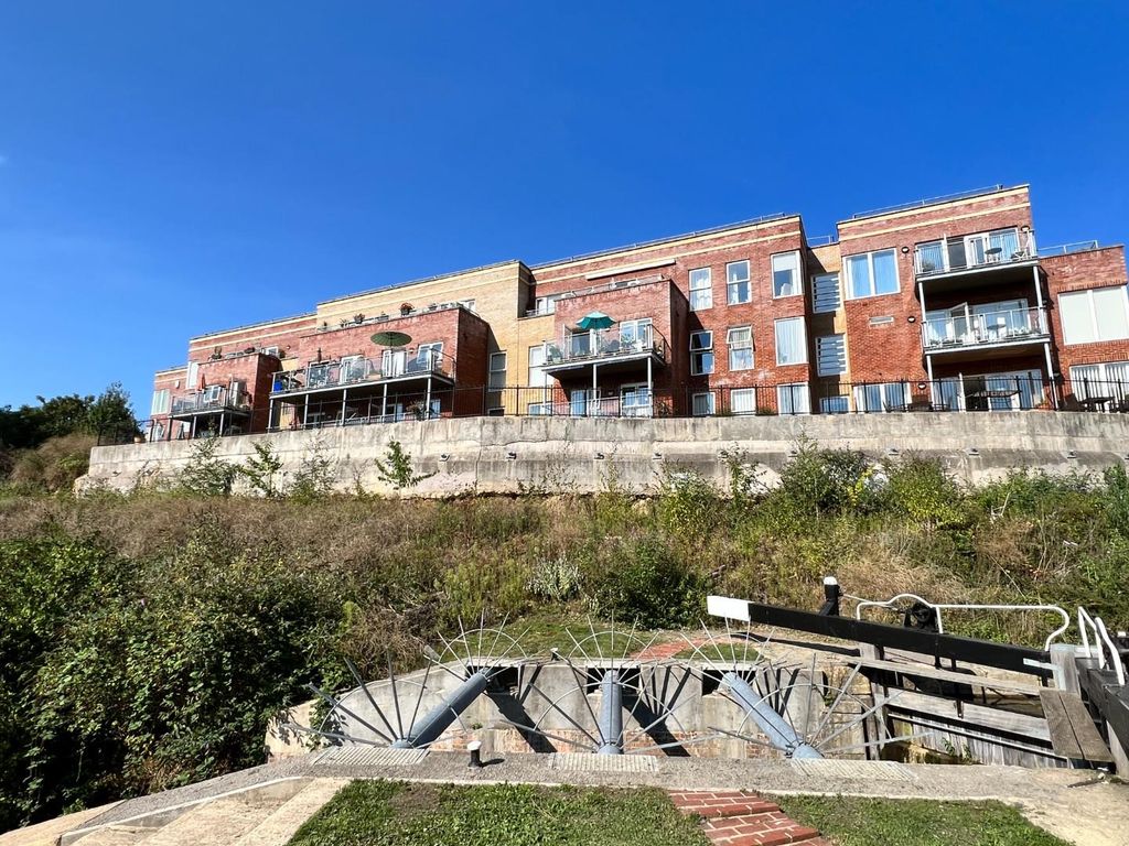 Property photo 1 of 14 Back Aspect