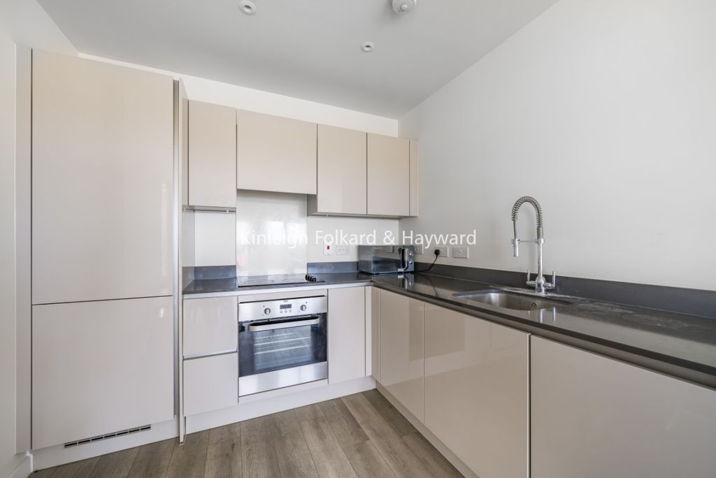 Property photo 3 of 6 Picture 3