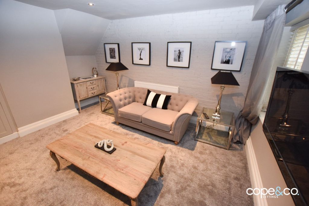 Property photo 1 of 9 1398441