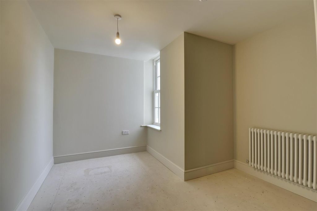 Property photo 3 of 7 Ae89F5E7-362E-451C-952C-2B2124D06Dde_1_201_A.Jpeg