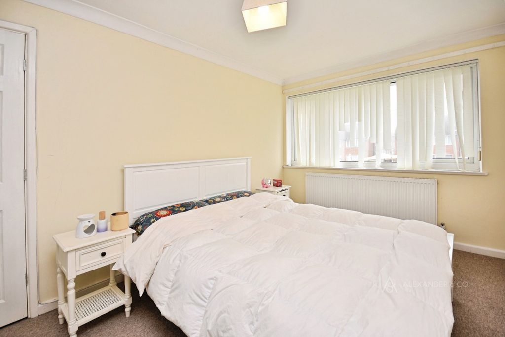 Property photo 3 of 10 Pbox-Img.Jpg