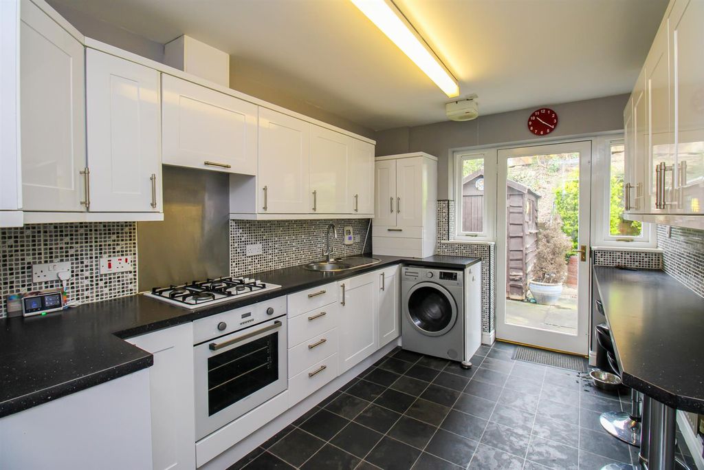 Property photo 2 of 9