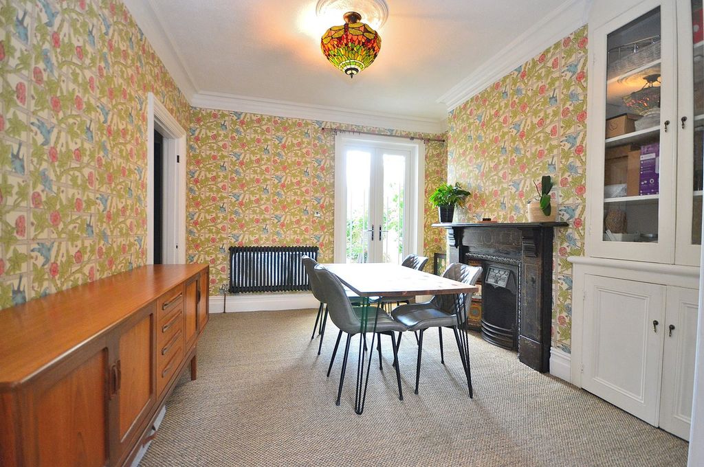 Property photo 3 of 21