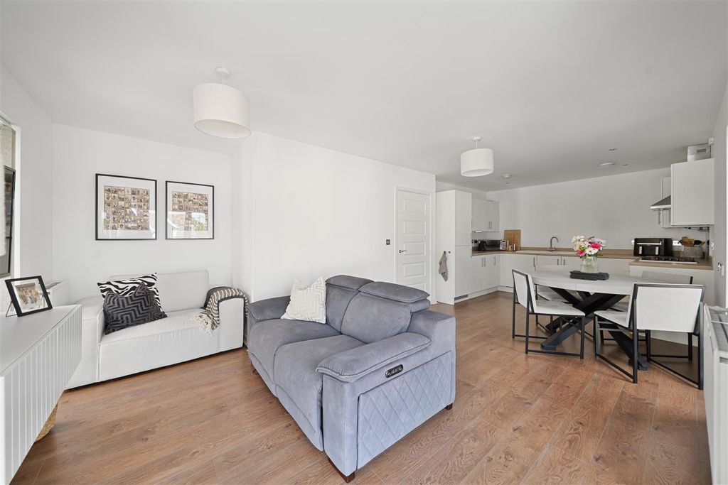 Property photo 3 of 15 Huxley Drive-06.Jpg
