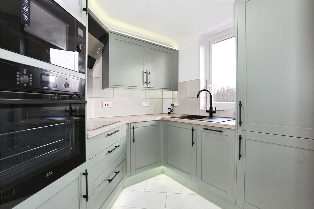 Property photo 1 of 14 Kitchen