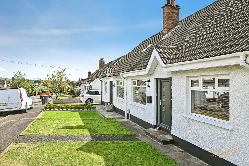 Property photo 3 of 41 Dhp-8.Jpg