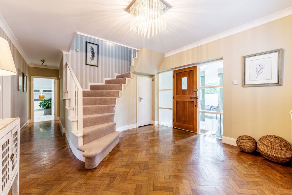 Property photo 3 of 47
