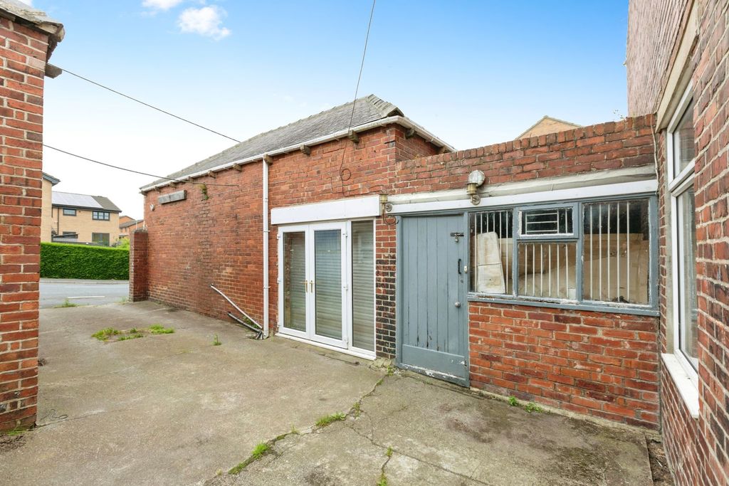 Property photo 3 of 22