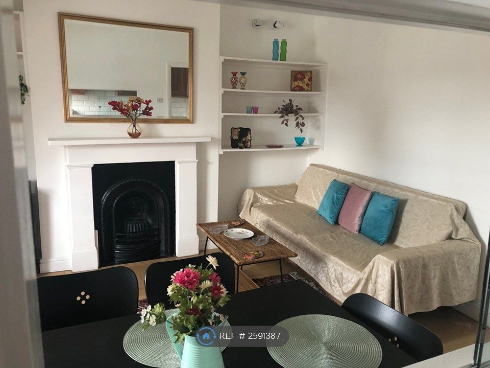 Property photo 1 of 6 Sitting Room/Dinning Room
