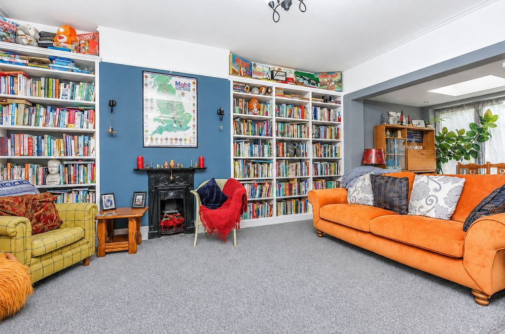 Property photo 2 of 14 Picture No. 32