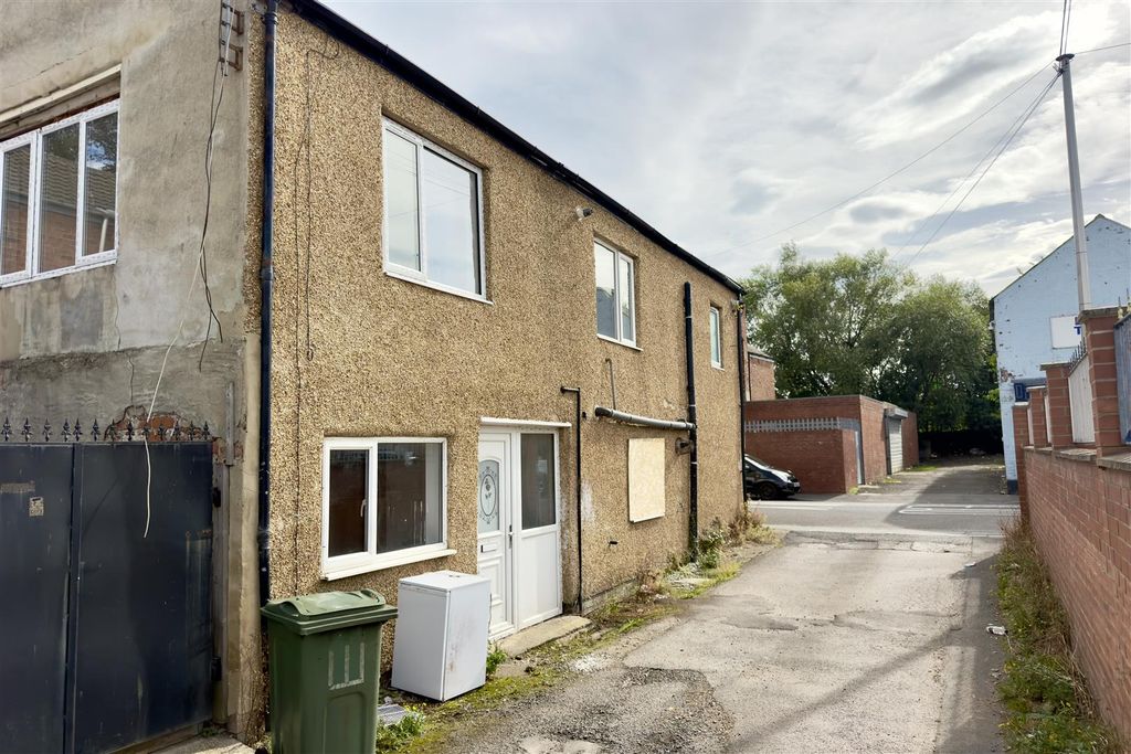 Property photo 2 of 21