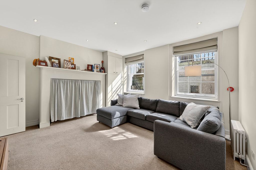 Property photo 3 of 26