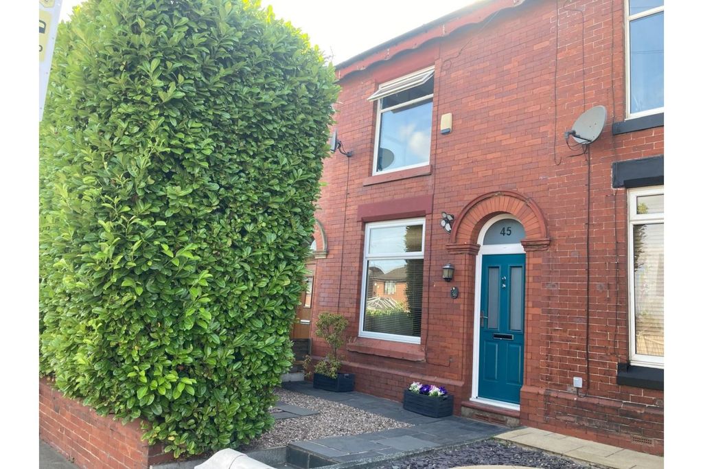 Property photo 1 of 17