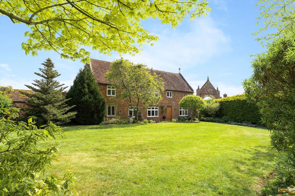 Property photo 2 of 40