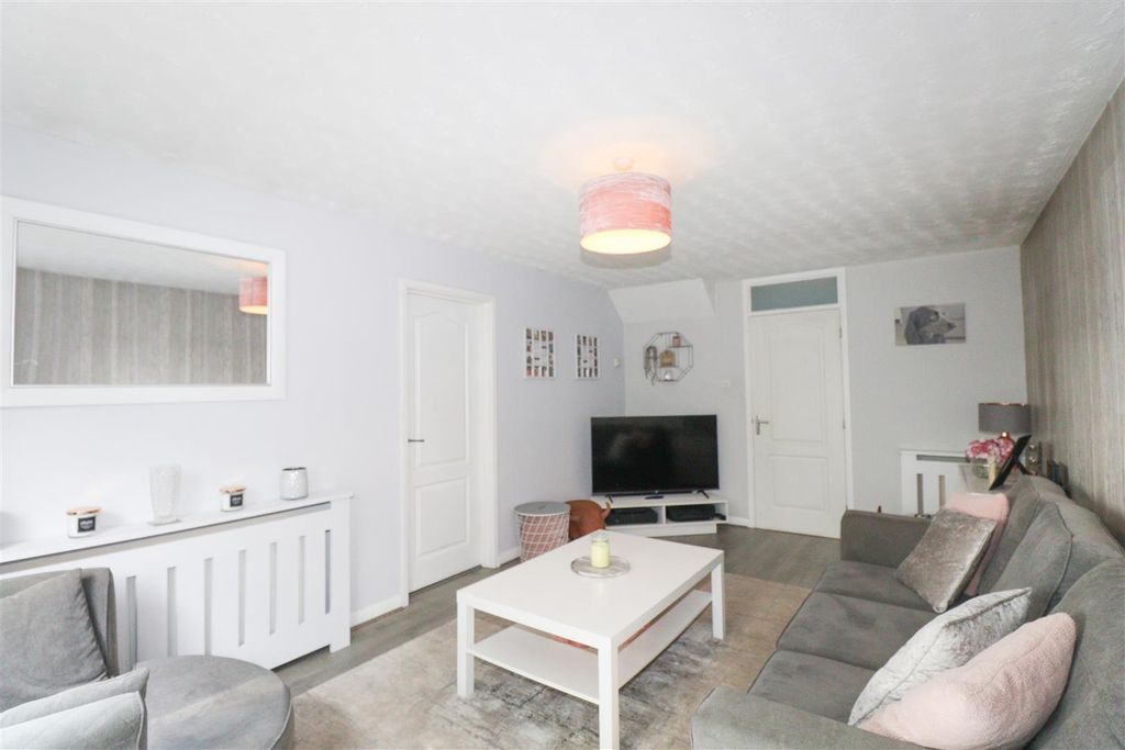 Property photo 3 of 16 Living Room