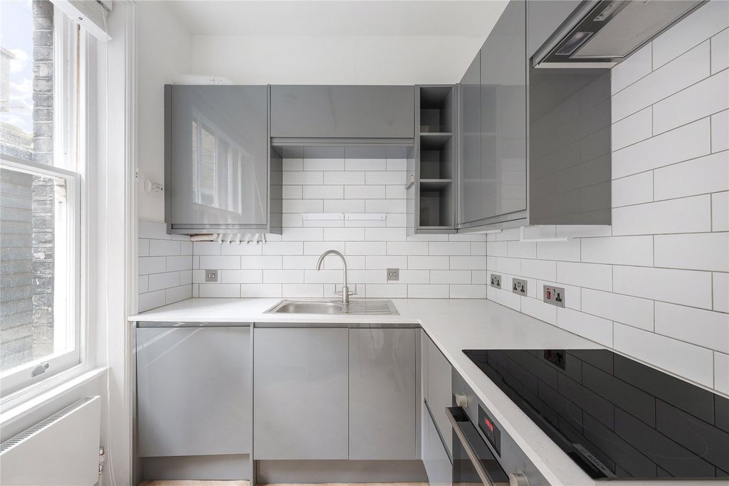 Property photo 3 of 8 Picture No. 06