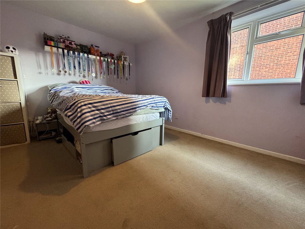 Property photo 2 of 22 Picture No. 33