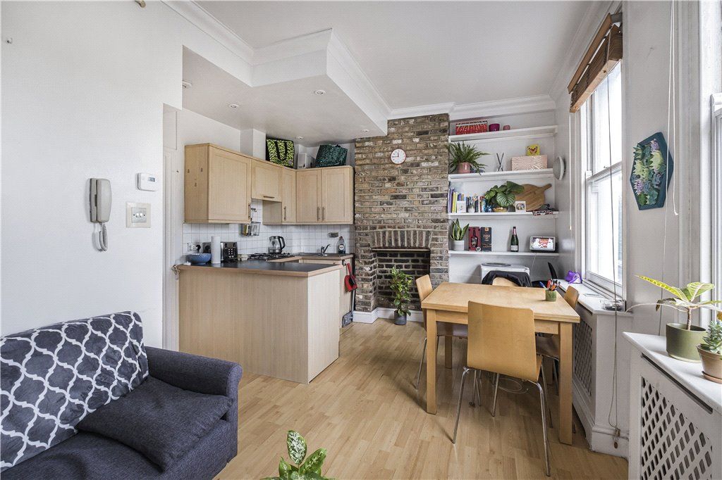 Property photo 3 of 7 Lounge/Kitchen