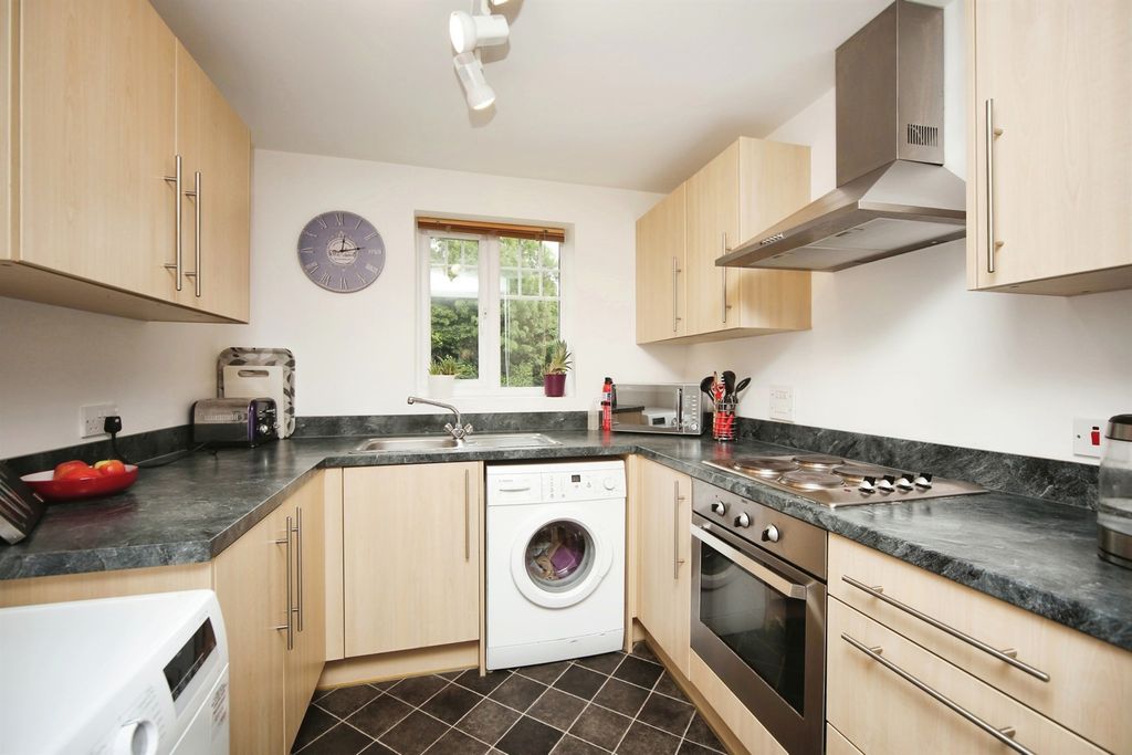 Property photo 2 of 17