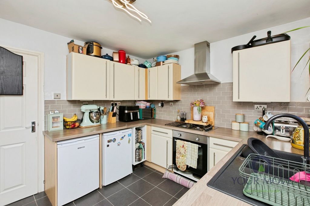 Property photo 3 of 13 Pbox-Img.Jpg