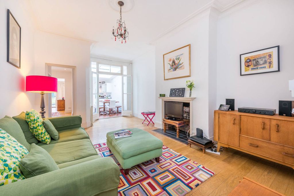Property photo 2 of 10