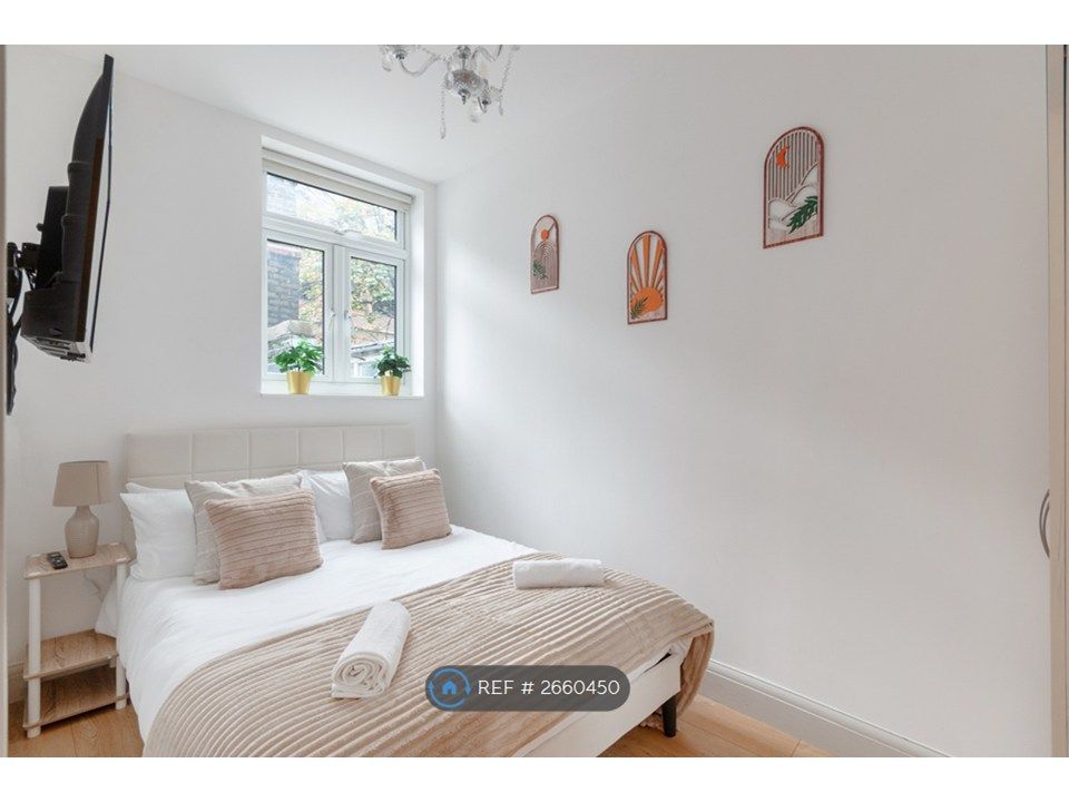 Property photo 3 of 15 Bedroom 2