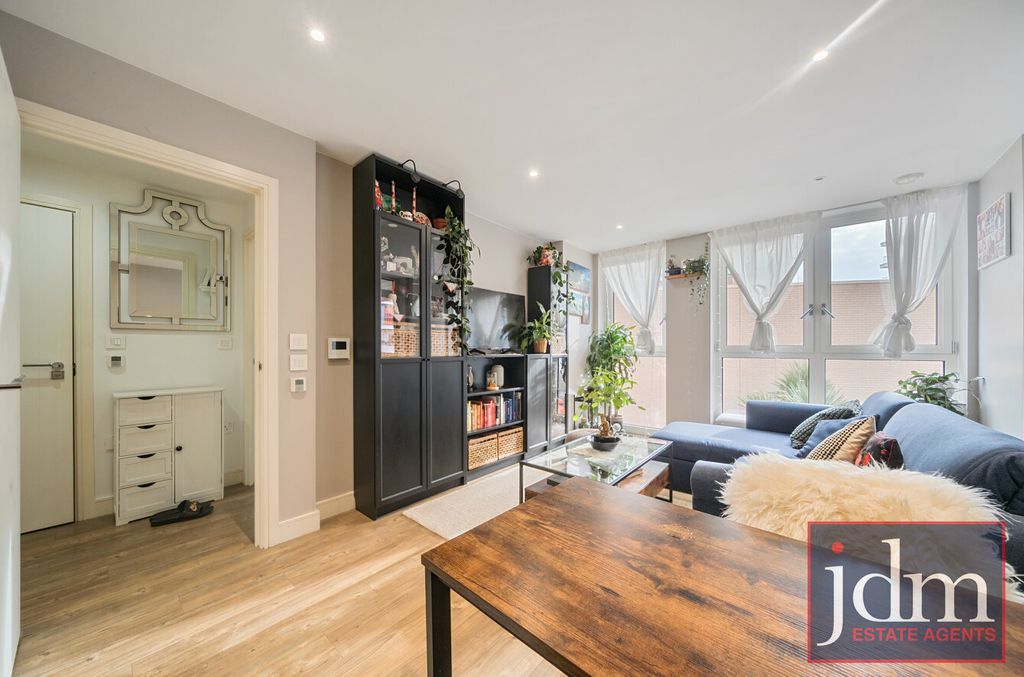 Property photo 3 of 11 8F6013c6-7A7E-44A...