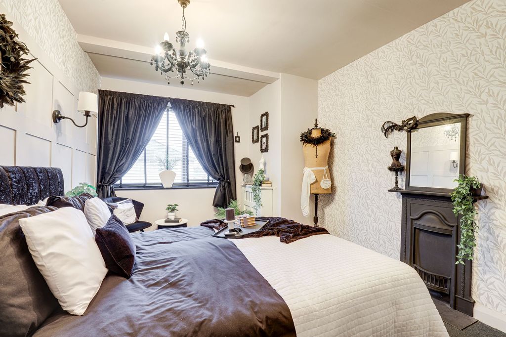 Property photo 2 of 21