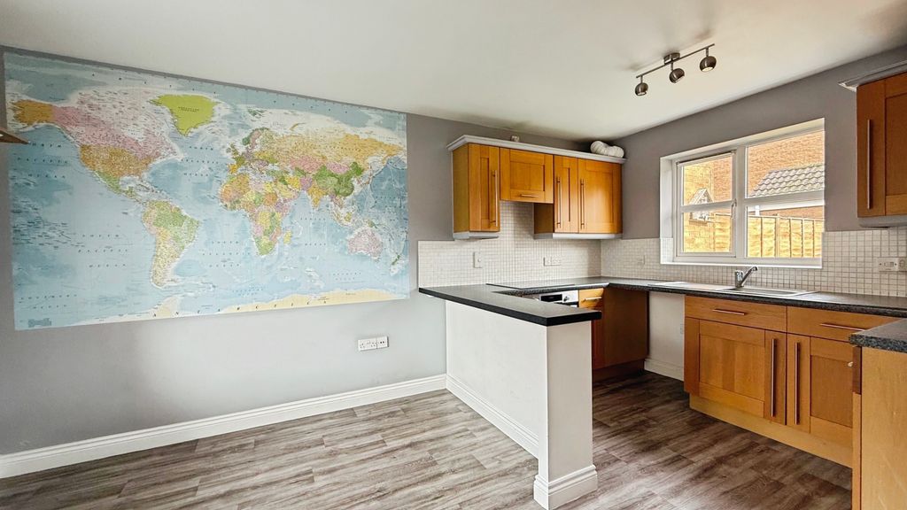 Property photo 3 of 18 Kitchen/Dining Room
