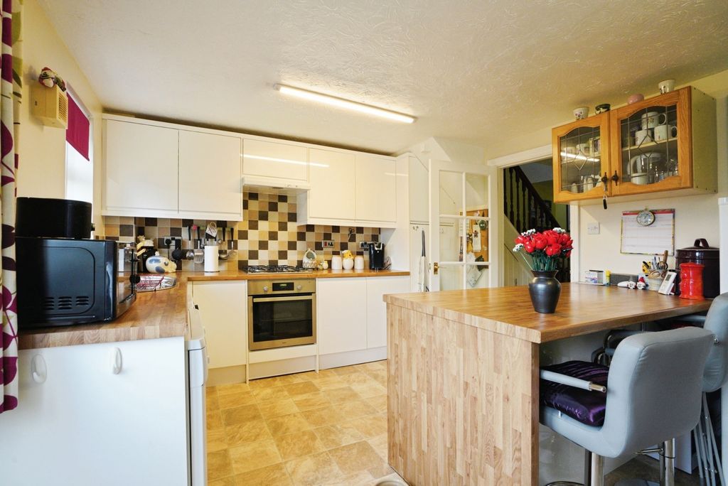 Property photo 3 of 17 Photo