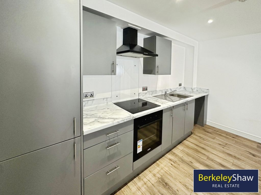 Property photo 3 of 13 Kitchen