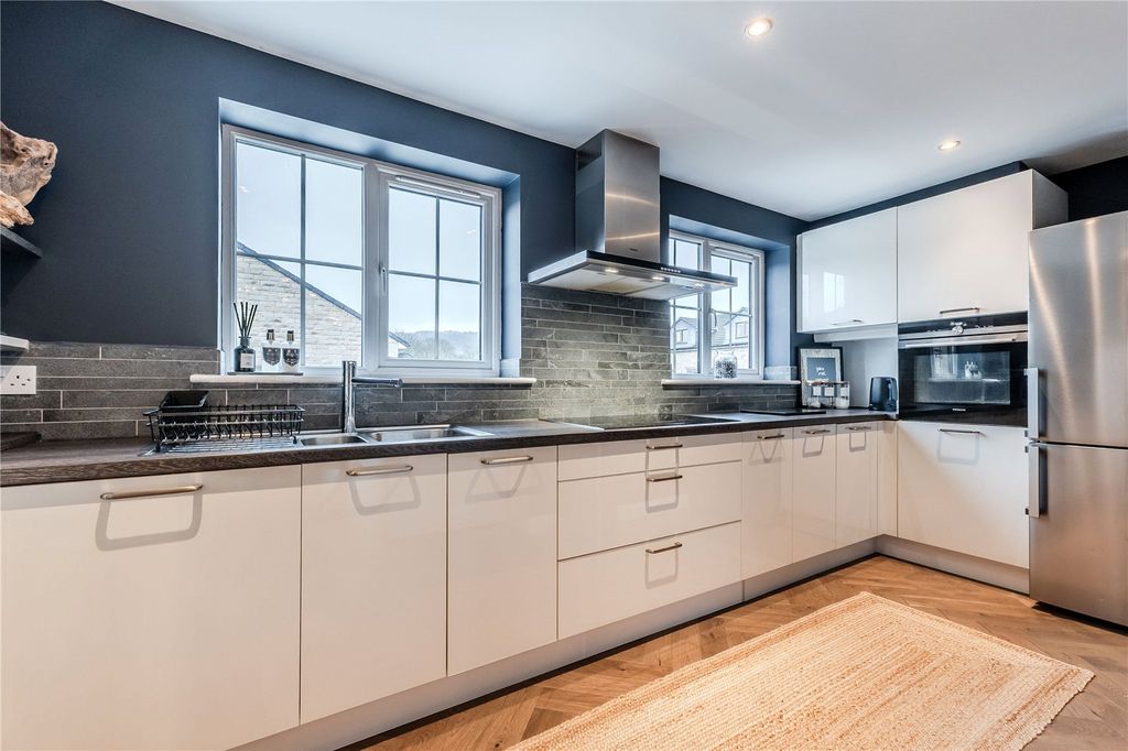 Property photo 3 of 22 Picture No. 16