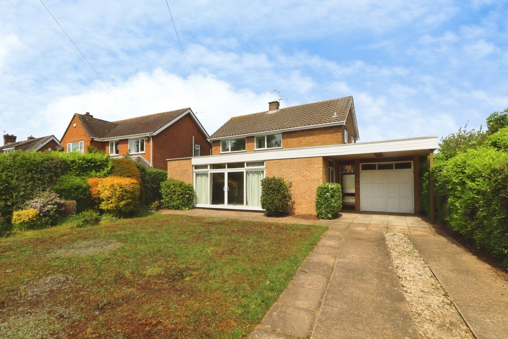 Property photo 1 of 28
