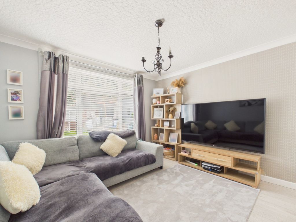 Property photo 2 of 14 5537012
