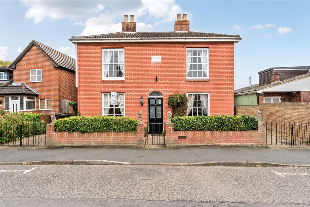 Property photo 1 of 18 Exterior