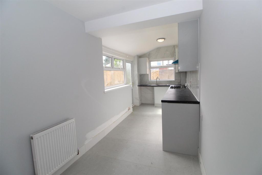 Property photo 2 of 18 Img_2364.Jpg