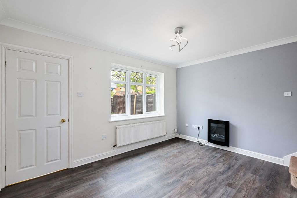 Property photo 3 of 9 Picture 3