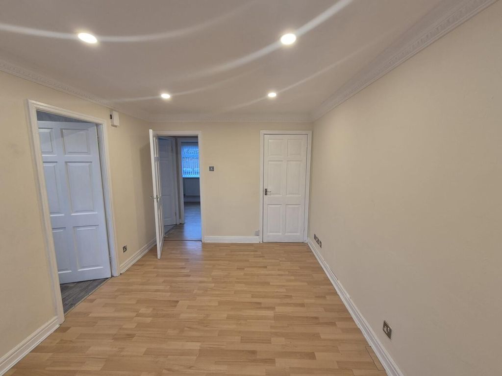 Property photo 2 of 5 Living Room