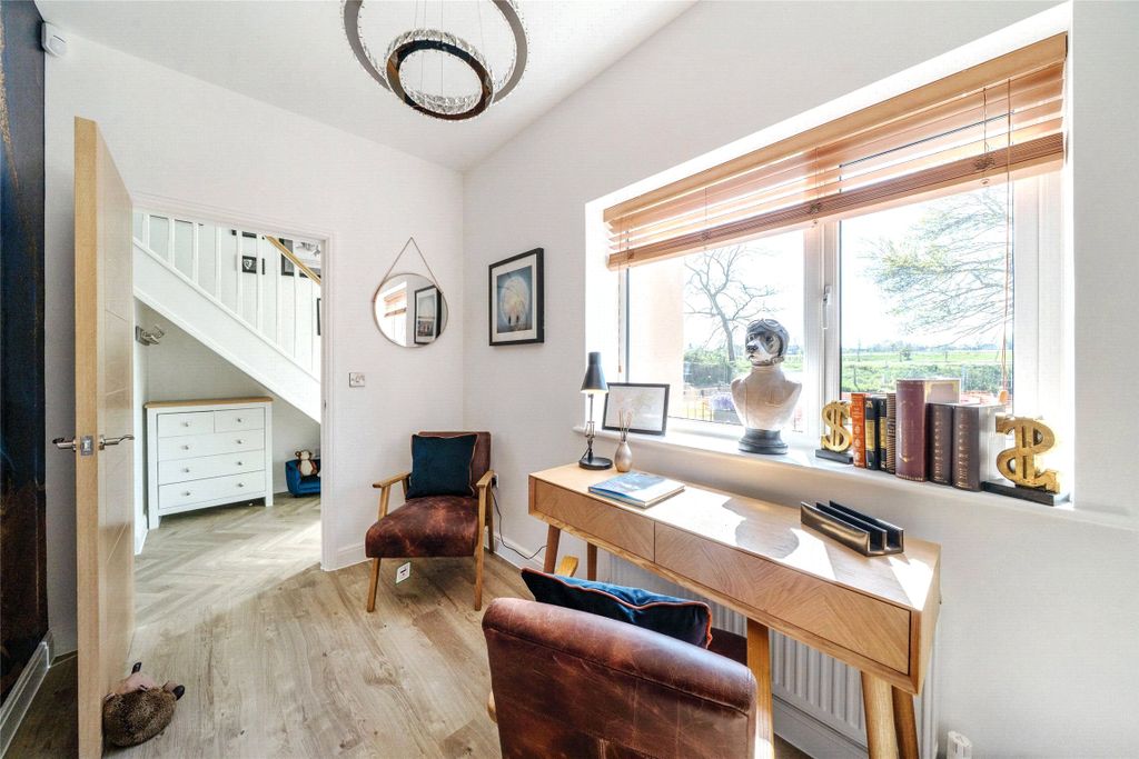 Property photo 3 of 30 Picture No. 18