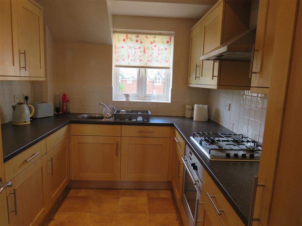 Property photo 3 of 11 Kitchen