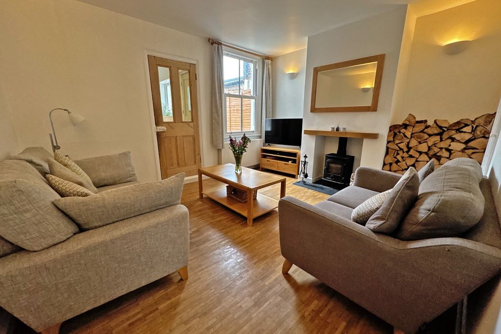 Property photo 3 of 10 4393908