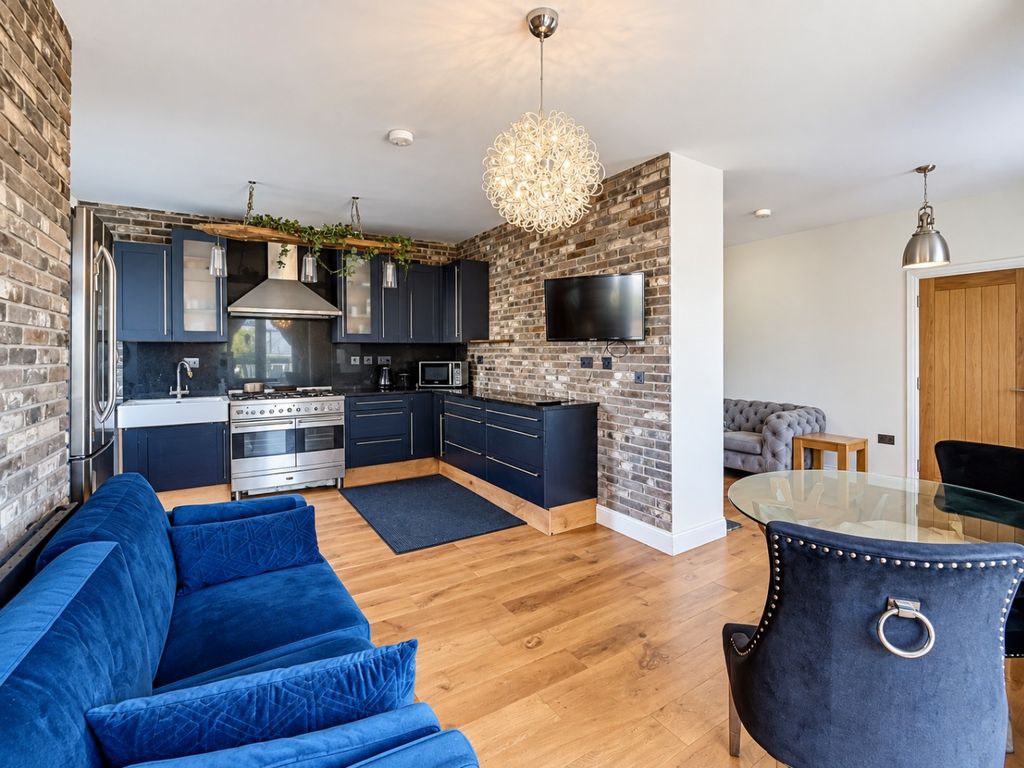 Property photo 2 of 13 4563844