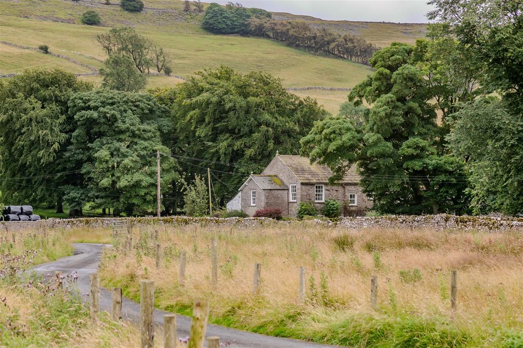 Property photo 1 of 10 The Coach House