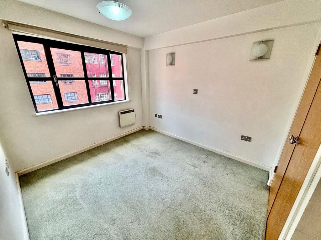 Property photo 3 of 8 Picture No. 04