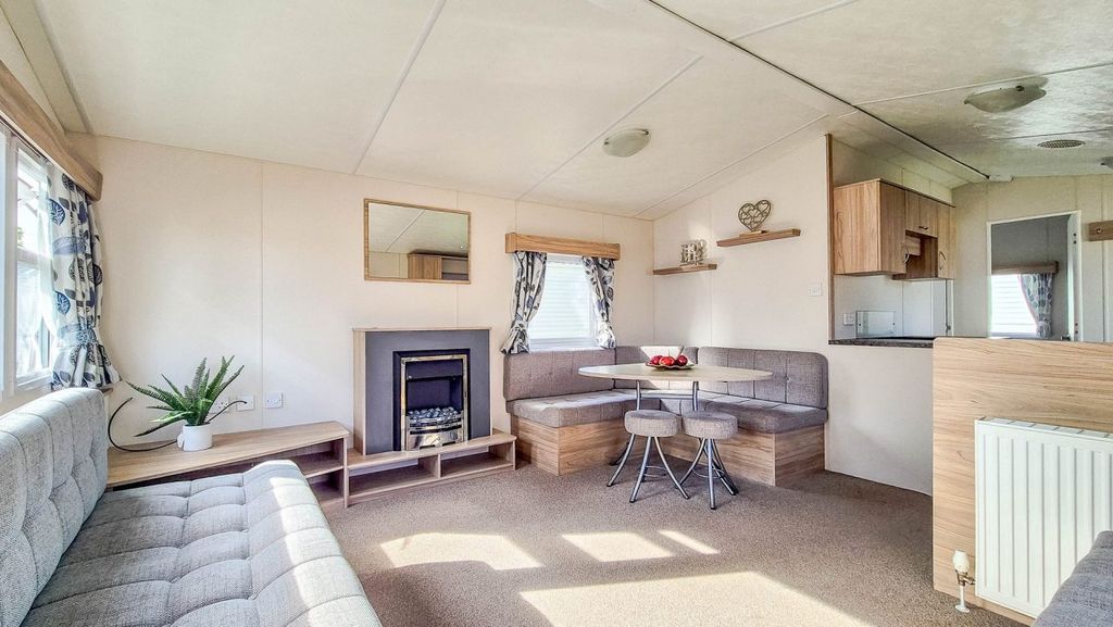 Property photo 3 of 15 Untitled 7