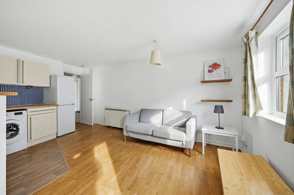 Property photo 3 of 11