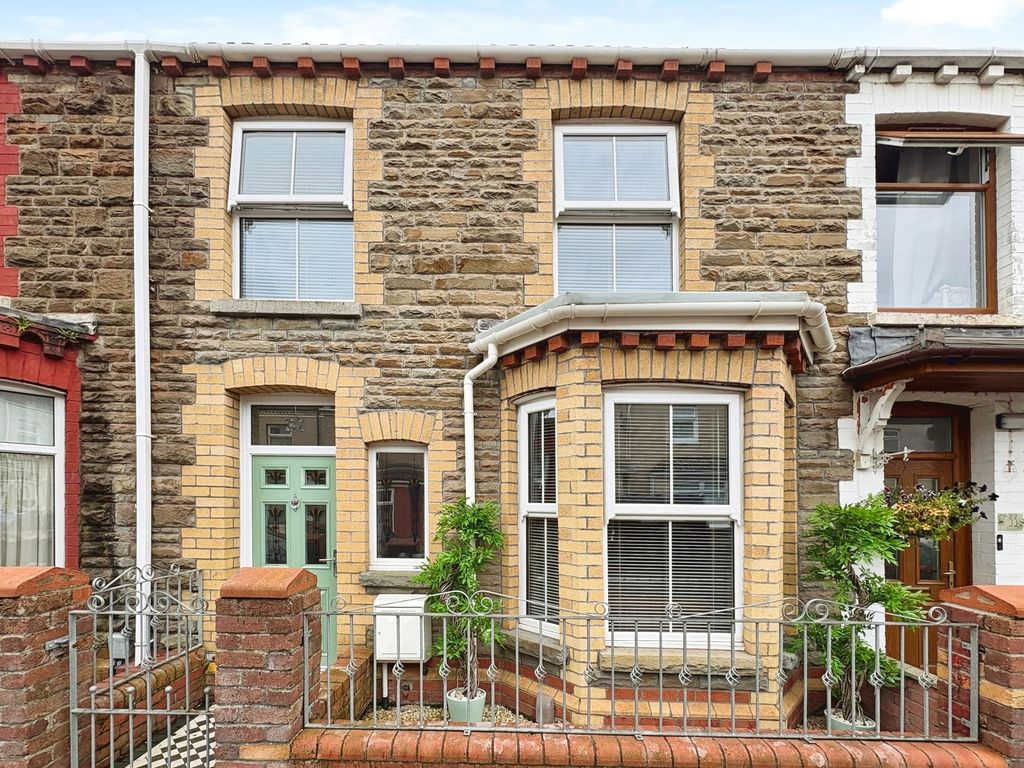 Property photo 1 of 18