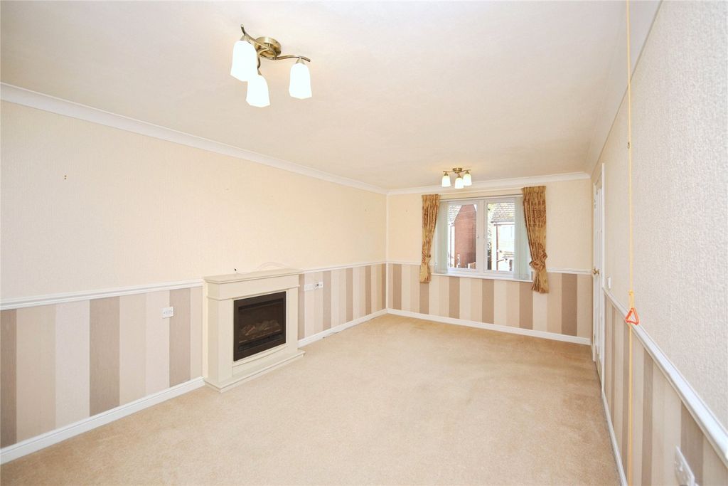 Property photo 2 of 12 Living Room