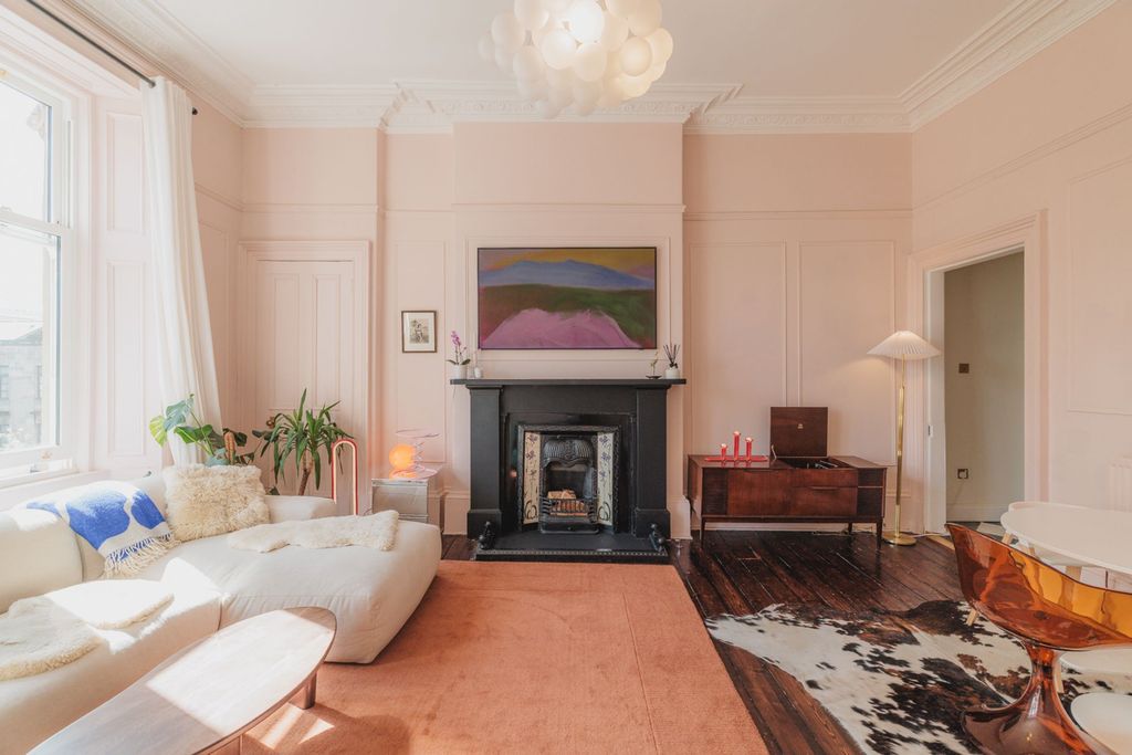 Property photo 2 of 25